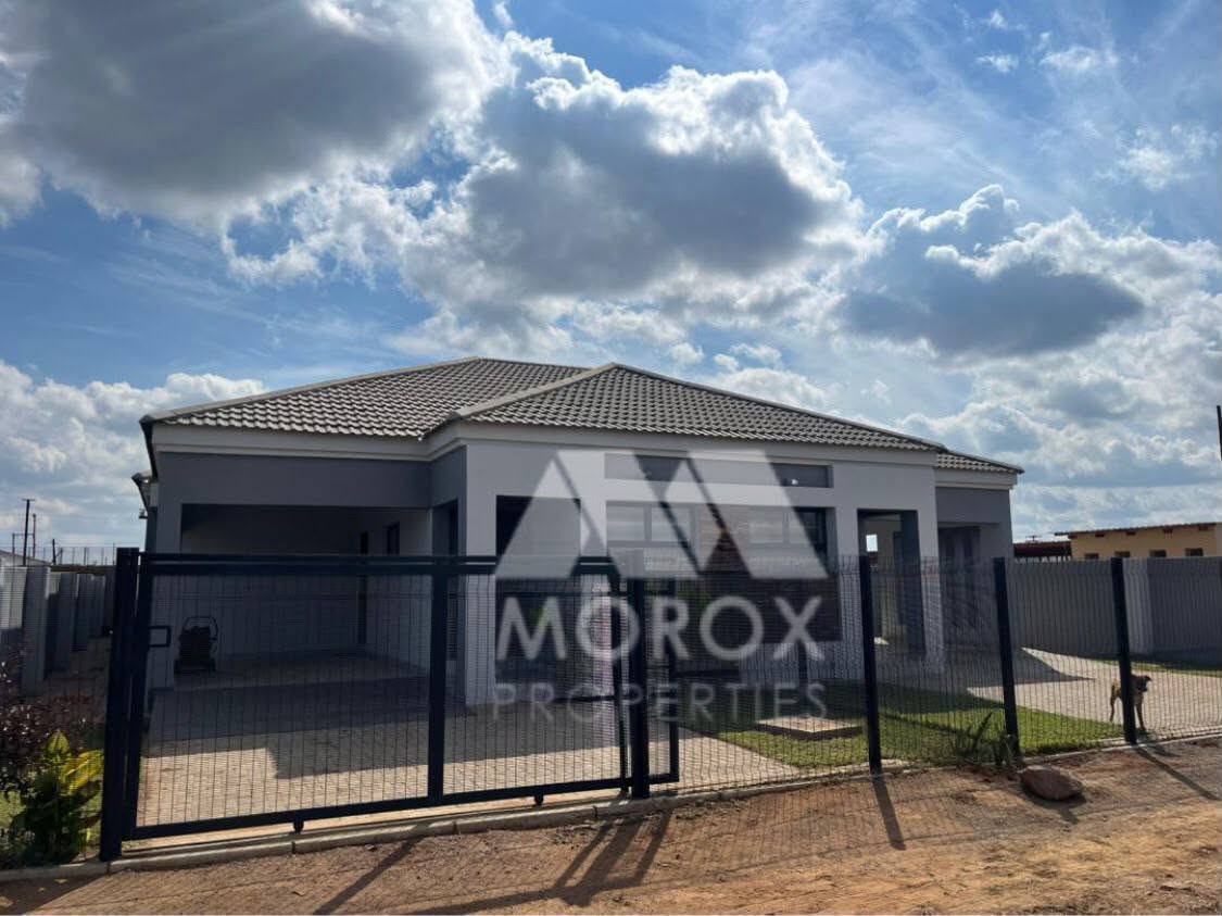 HOUSE FOR SALE-G-NORTH(NALEDI ESTATE)